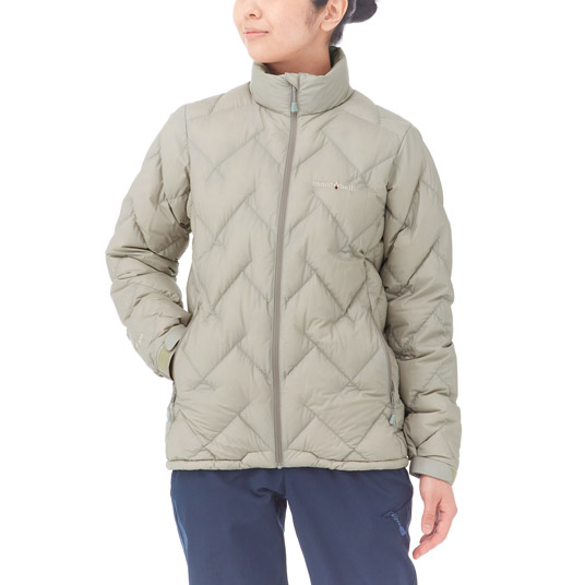 モデル身長160cm／Mサイズ着用