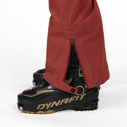 登山用ブーツやスキーブーツの着脱が容易なジッパー