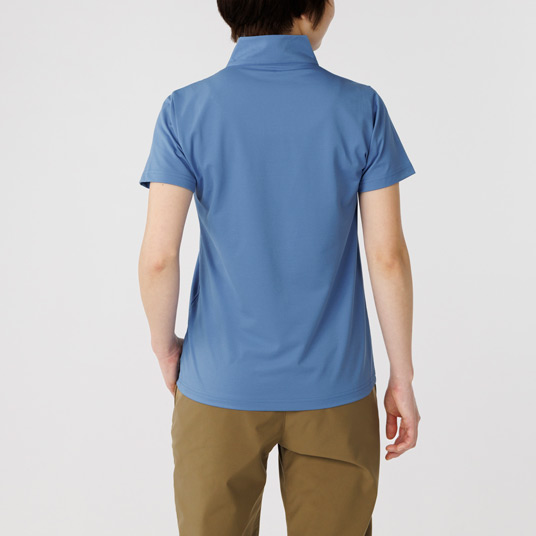 モデル身長160cm／Mサイズ着用