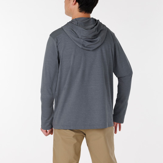 モデル身長170cm／Mサイズ着用