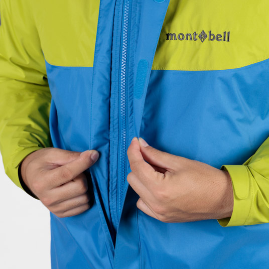 ジッパーを保護するためのフラップ付き