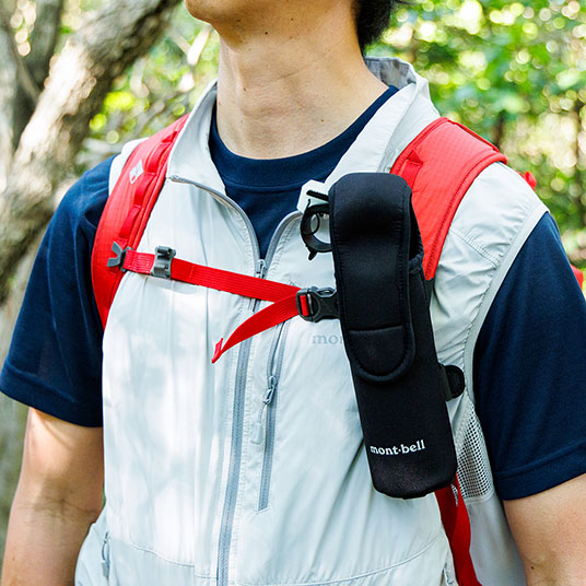 スプレー ホルスター（別売#1133511）のバックパックへの装着例