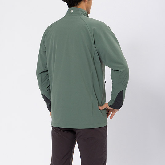 モデル身長180cm／Mサイズ着用