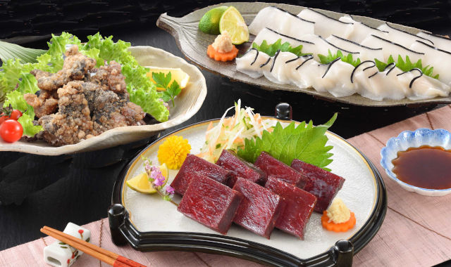 日本近海で捕鯨した鯨肉を詰合せにしています。